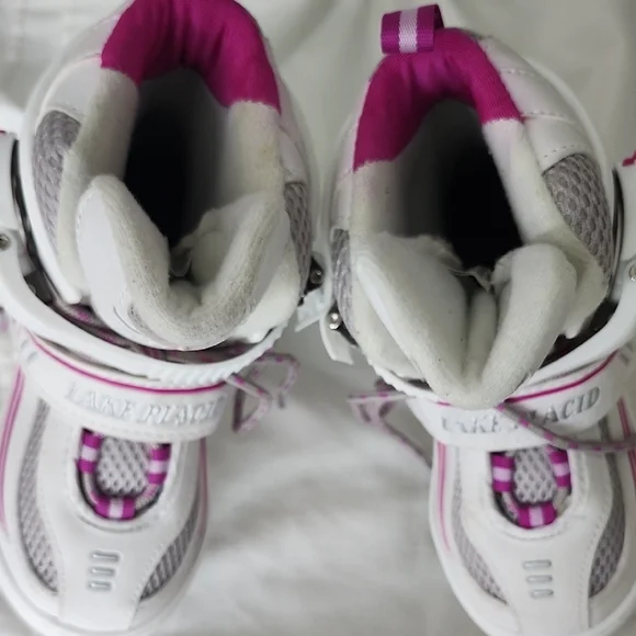 Adjustable White and Pink Ice Skates - Picture 3 of 11